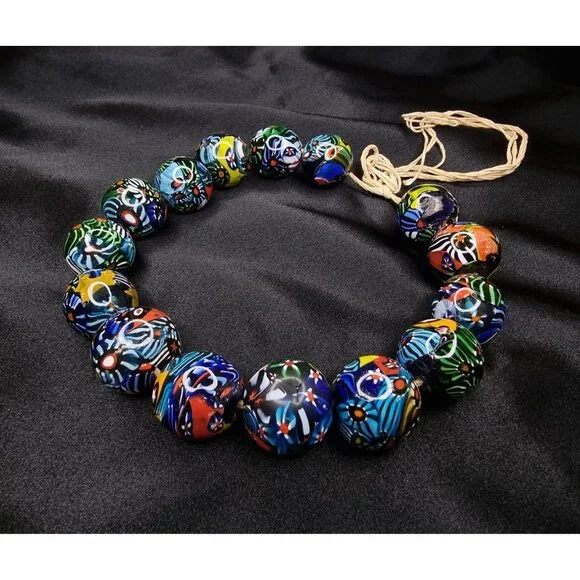 Rare Find Vintage Large Venetian Millefiori Glass Bead Choker Necklace - Picture 4 of 7